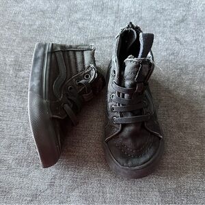 Vans Kids Toddler mono Sk8-Hi Zip shoe in black size 7 toddler